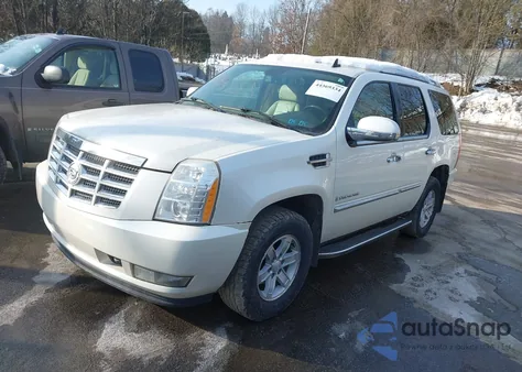 2008 Cadillac Escalade Standard z USA, uszkodzony, nr VIN 1GYFK63858R170039